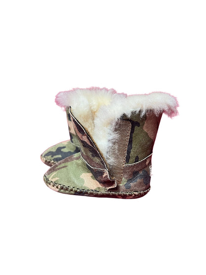 UGG AUSTRALIA PRELOVED CAMOUFLAGE BOOTS